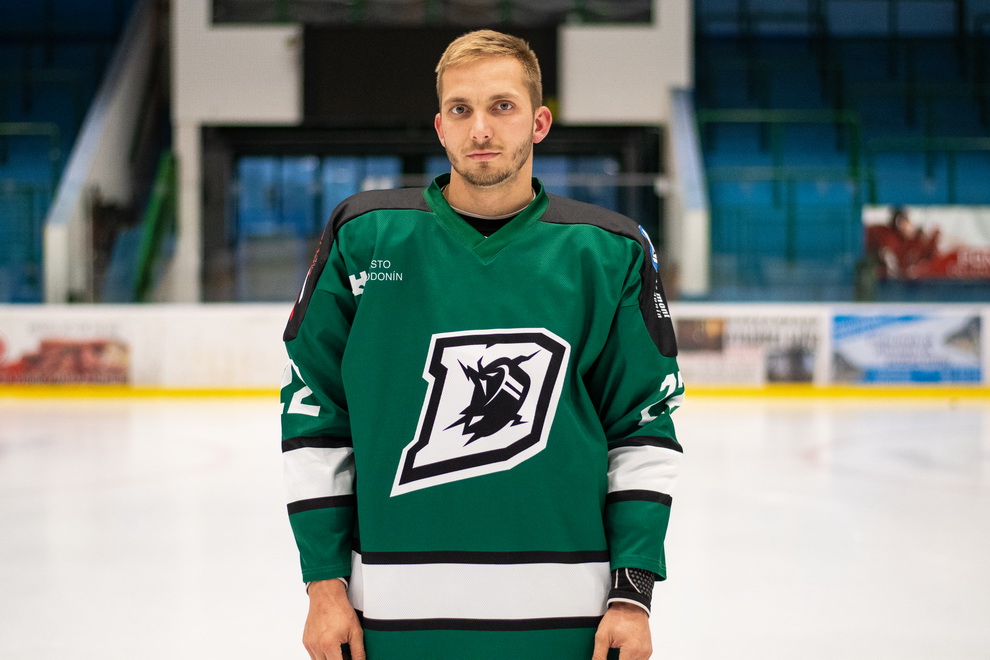 Dominik Smika #8