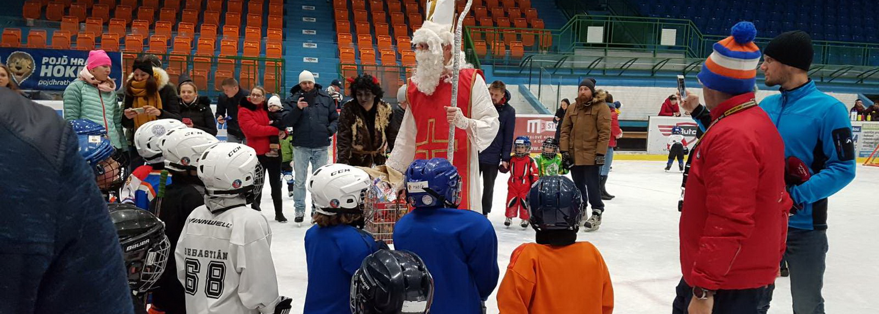 FOTO: Na steden trnink ppravky dorazil Mikul s ertem