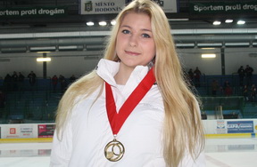Kamila Smetkov zskala na turnaji v Calgary zlatou medaili!
